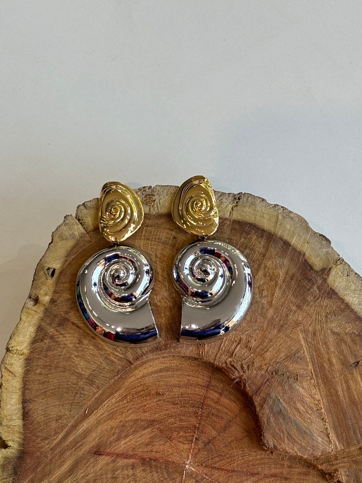 Aretes bicolor