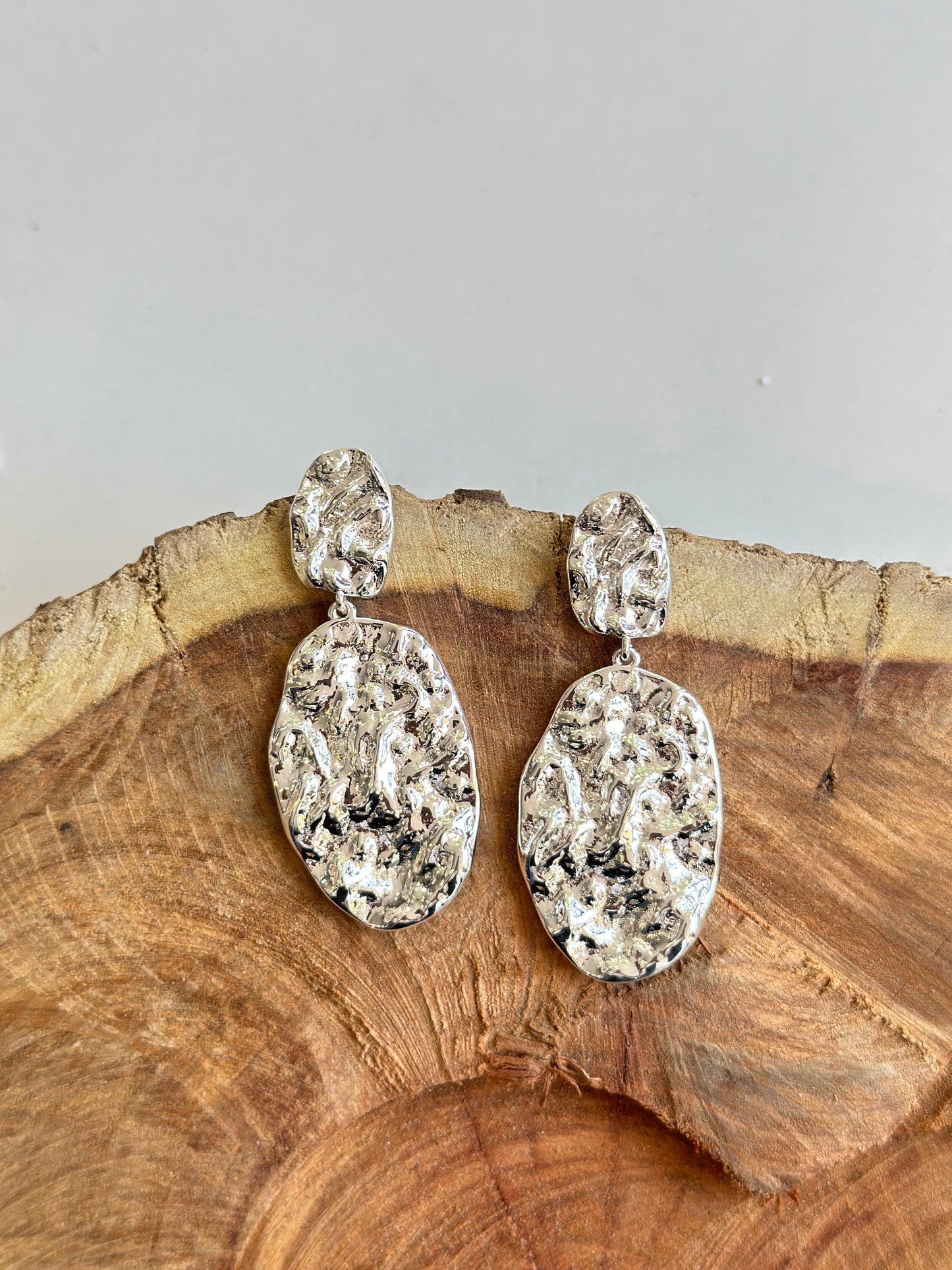 Aretes gota plateados